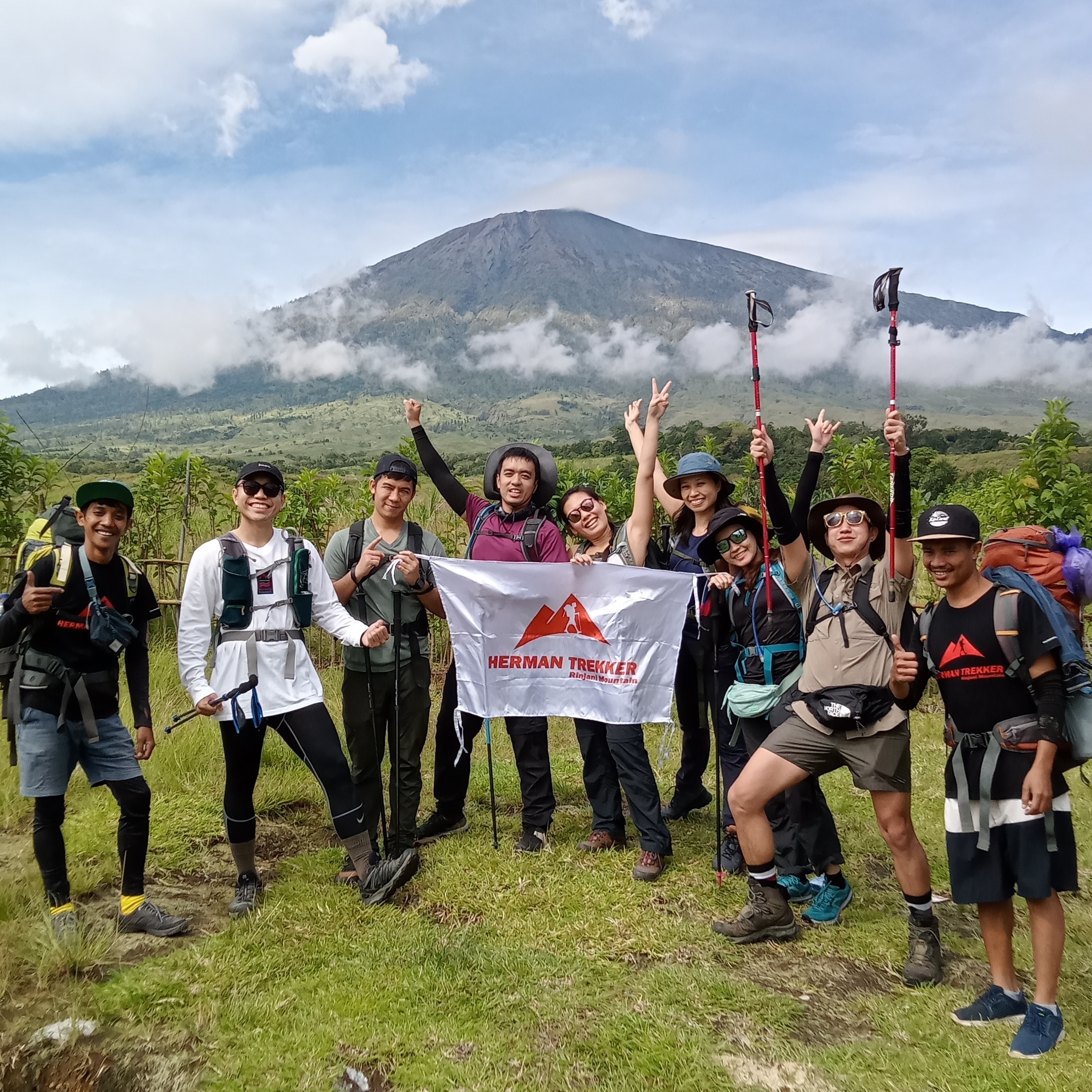 Rinjani Trekking Guide and Porters